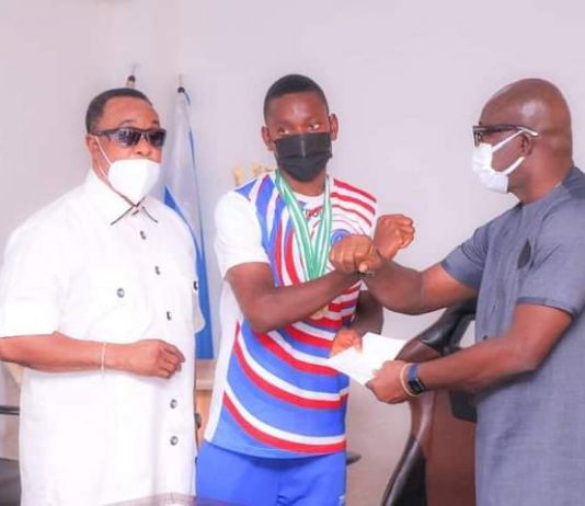 Delta Government Present Cheques To Winners Of Edo 2020 National Sports Festival