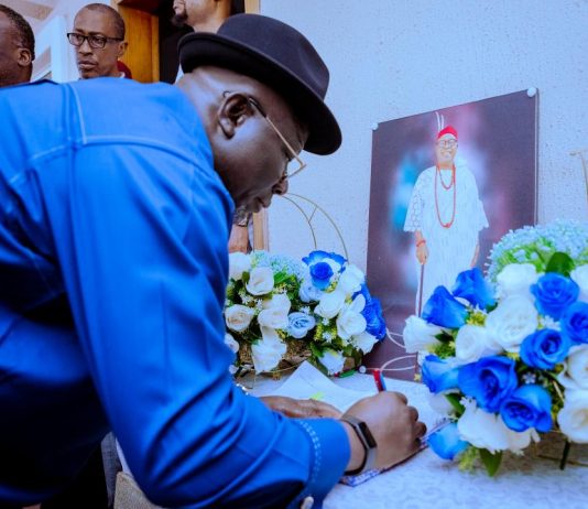 Oborevwori Pays Condolence Visit To Elue Family, Hails Late Statesman’s Humility, Legacy